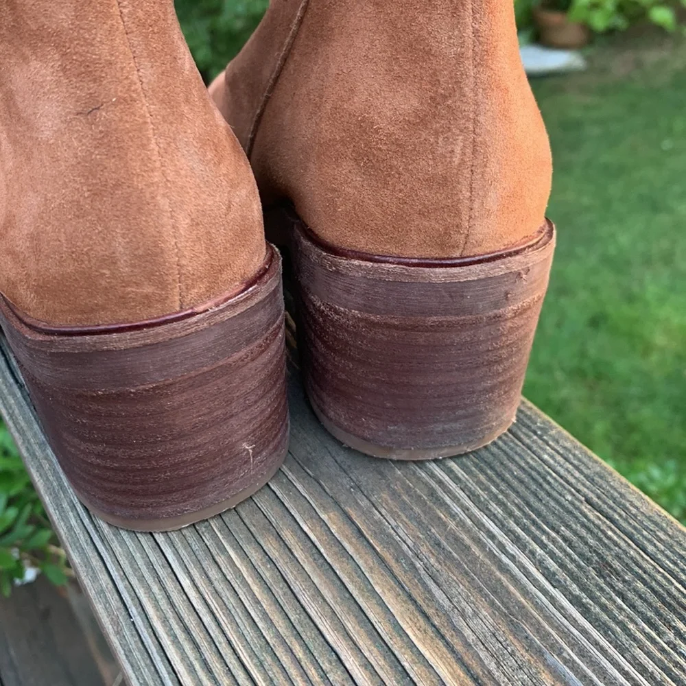 Gentle souls by Kenneth Cole women’s brown suede leather best zip booties. - Picture 4 of 7